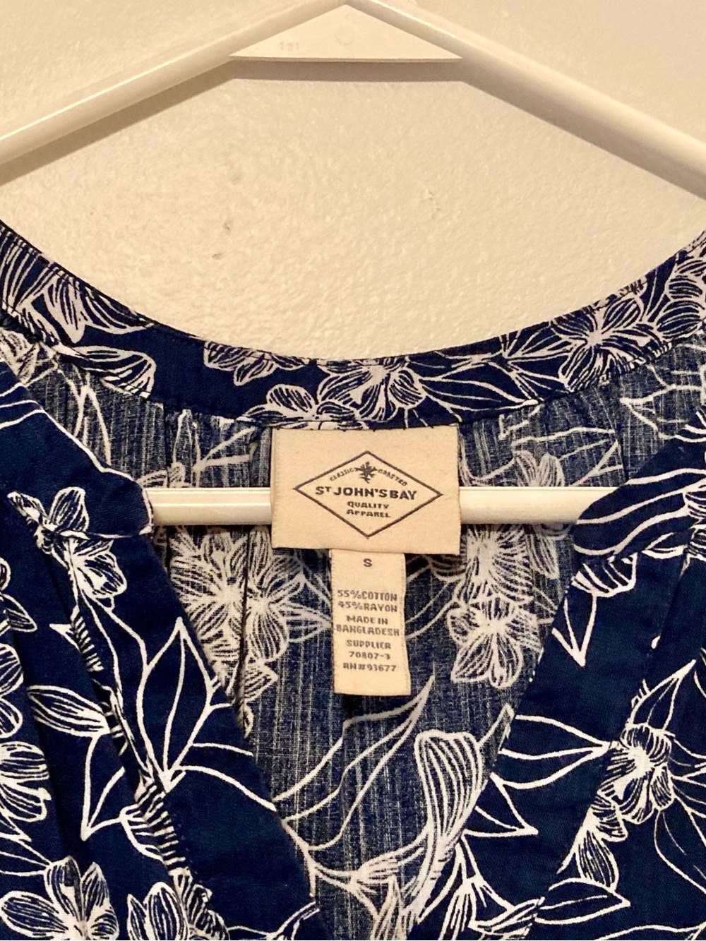 St. John's Bay Small Navy and White Floral Sleeveless V-Neck Tank - Picture 2 of 3